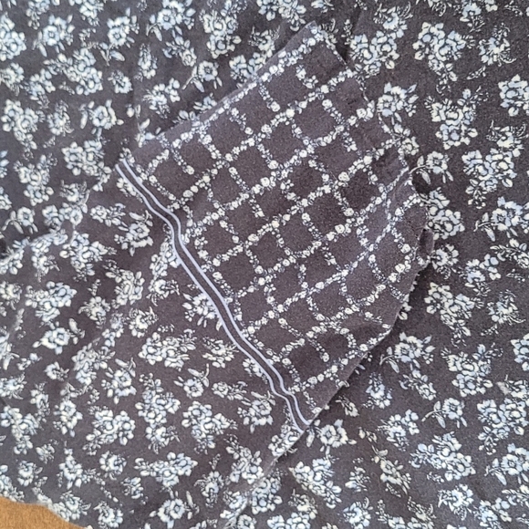 Blouse size Large - Picture 2 of 5